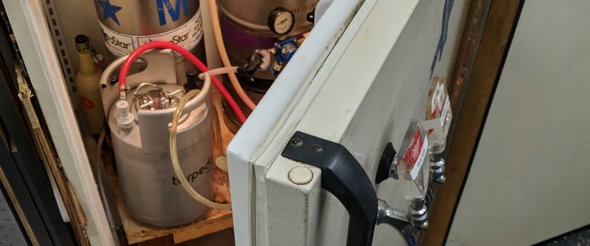 How to build a DIY sparkling water system at home